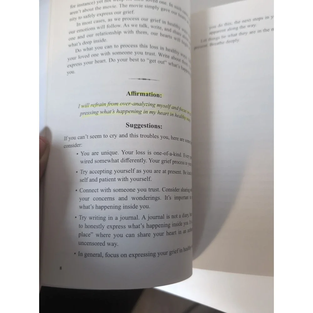 The Grief Guidebook: Common Questions, Compassionate Answers, Practical S - GOOD